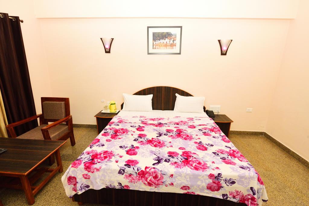 Geetanjali Hotel & Motel Bharatpur Exterior foto